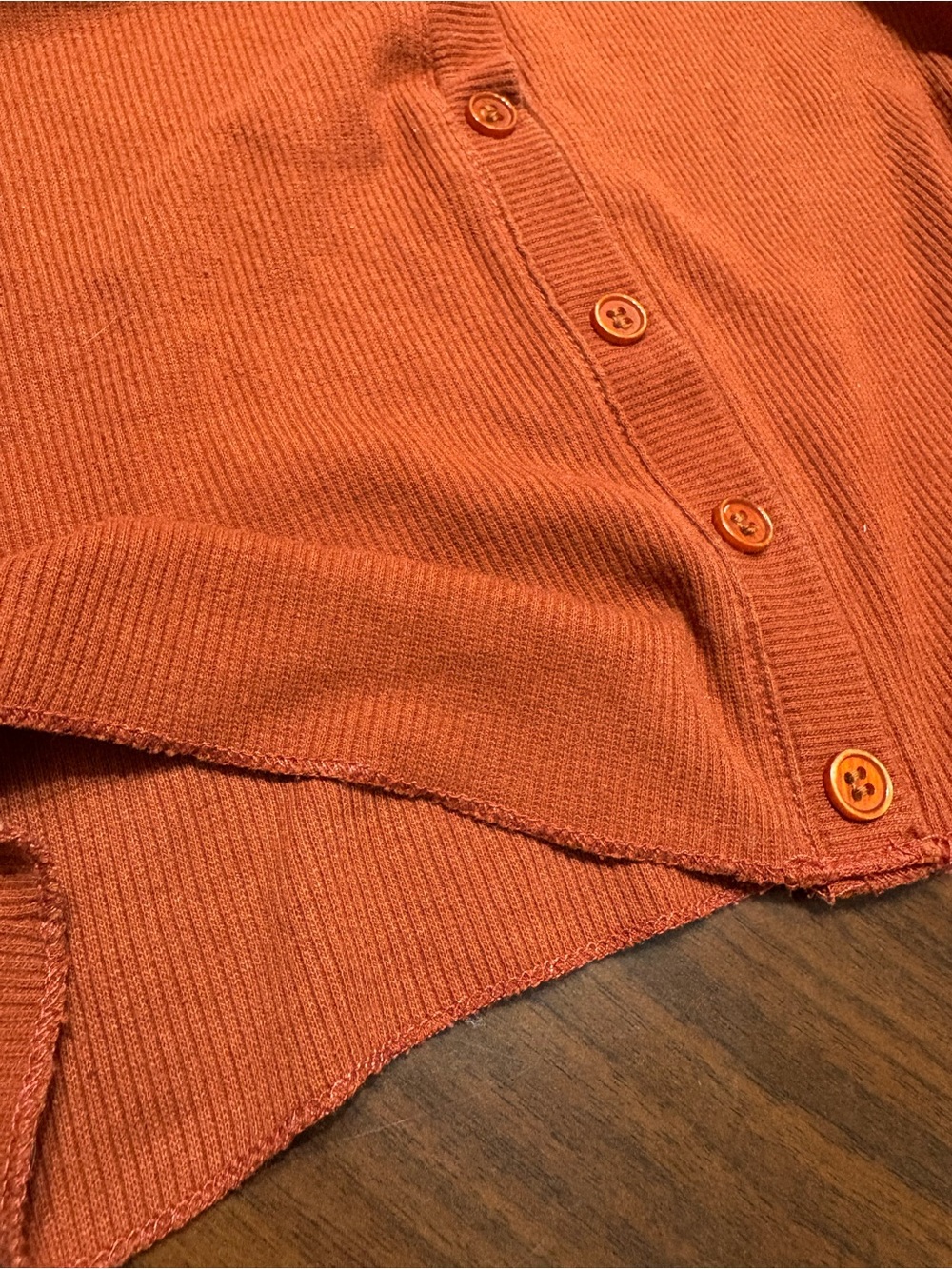 INTENTIONALLY BLANK Ribbed Button-Front V-Neck Top - Rust Orange - Picture 4 of 9